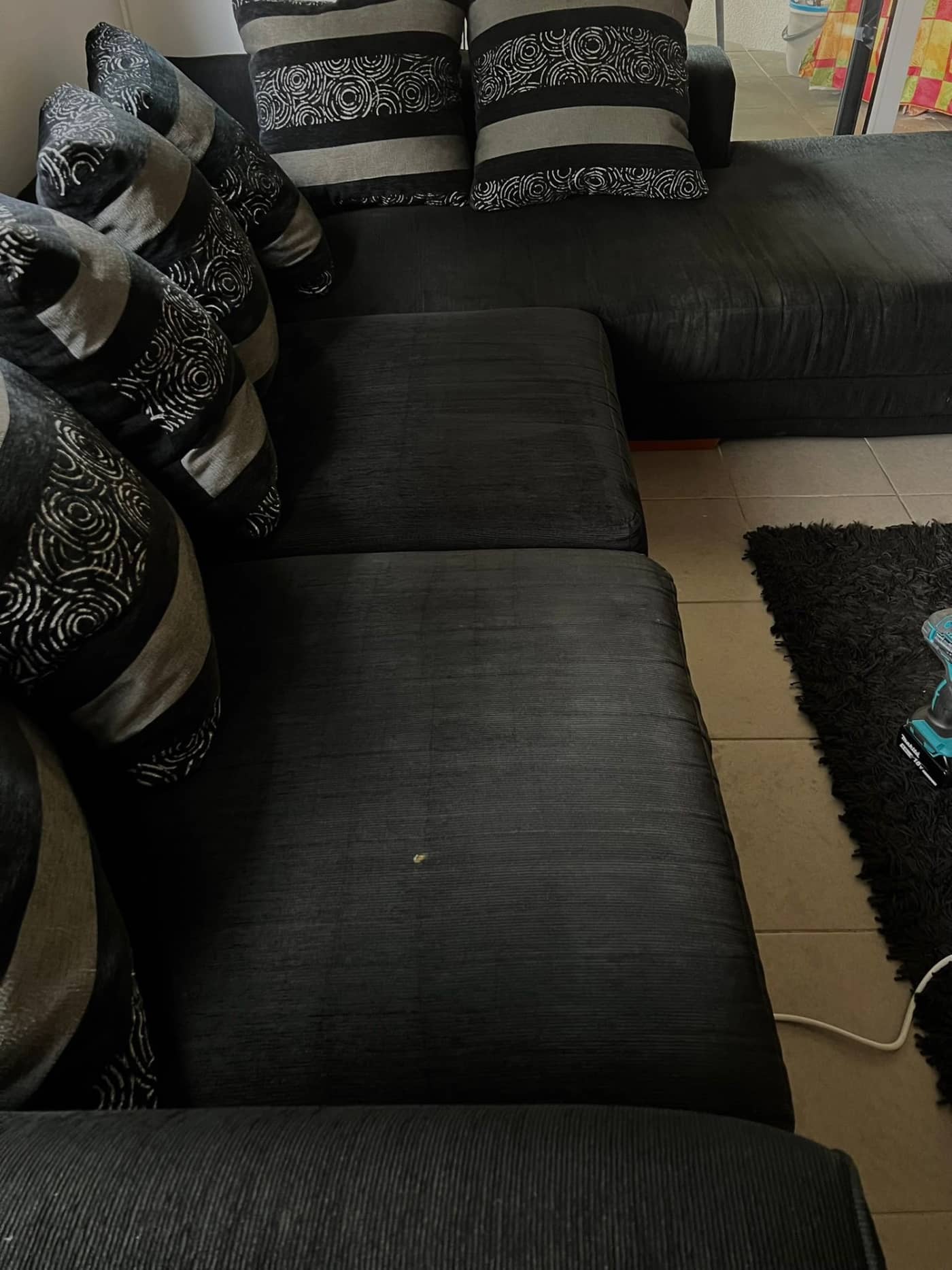Nettoyage canapé à domicile avant après Bordeaux - après nettoyage